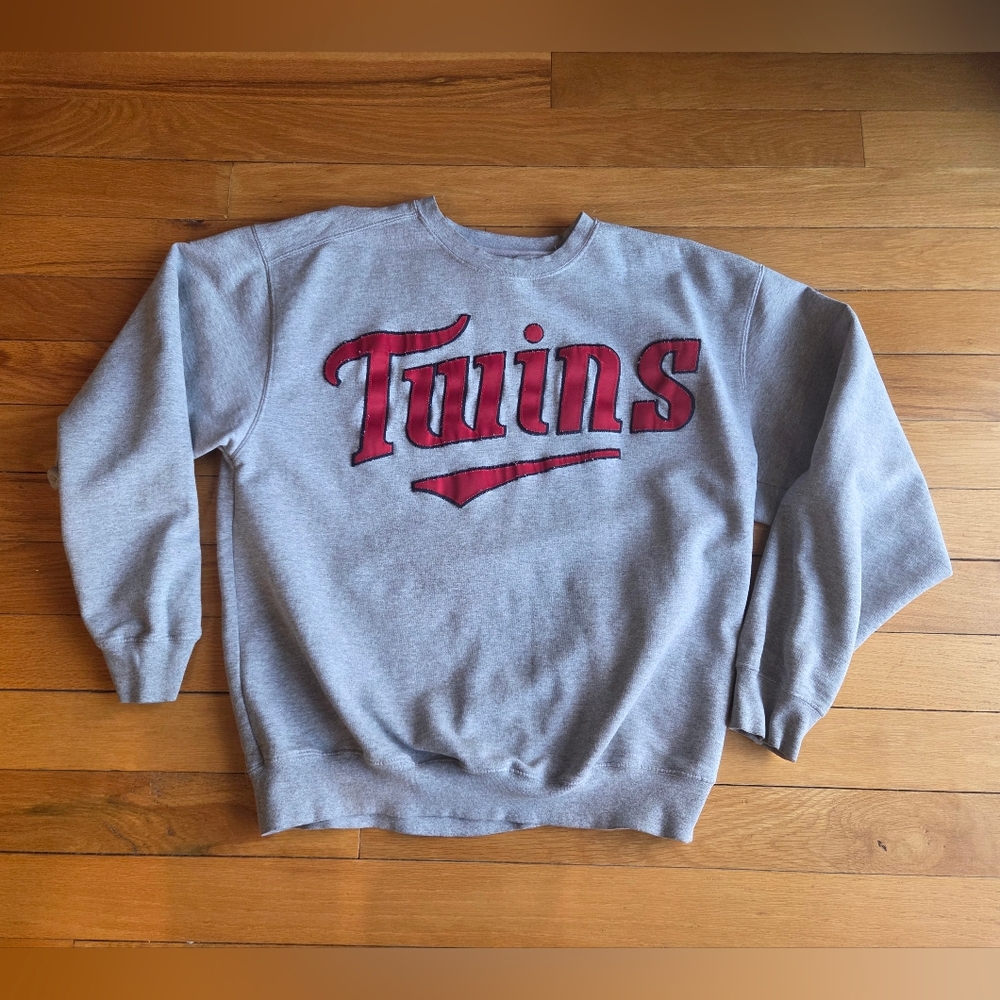 Vintage Majestic Gray and Red Twins Crewneck Sweatershirt Mens Large